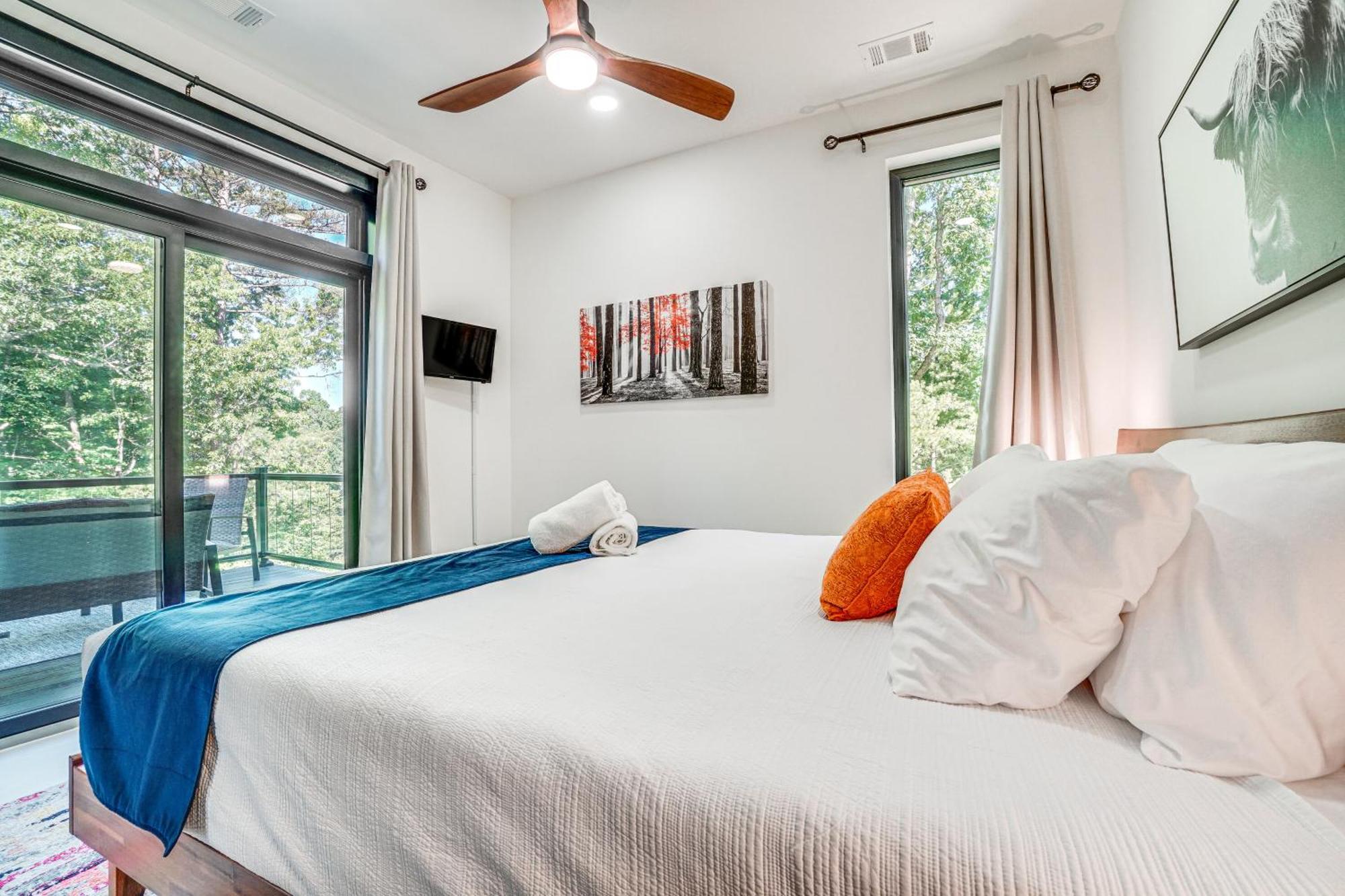 Luxury Modern Home On Golf Course With Game Room! เฮเลน ภายนอก รูปภาพ